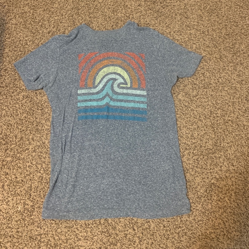 Aèropostale wave t-shirt.